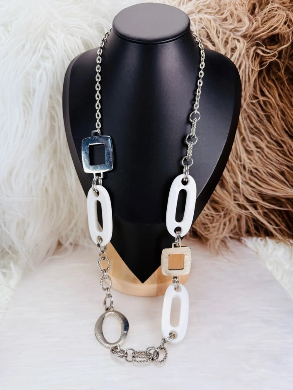 Vintage Silvertone and white chunky chain long necklace
